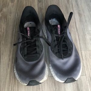 Nike Revolution 5